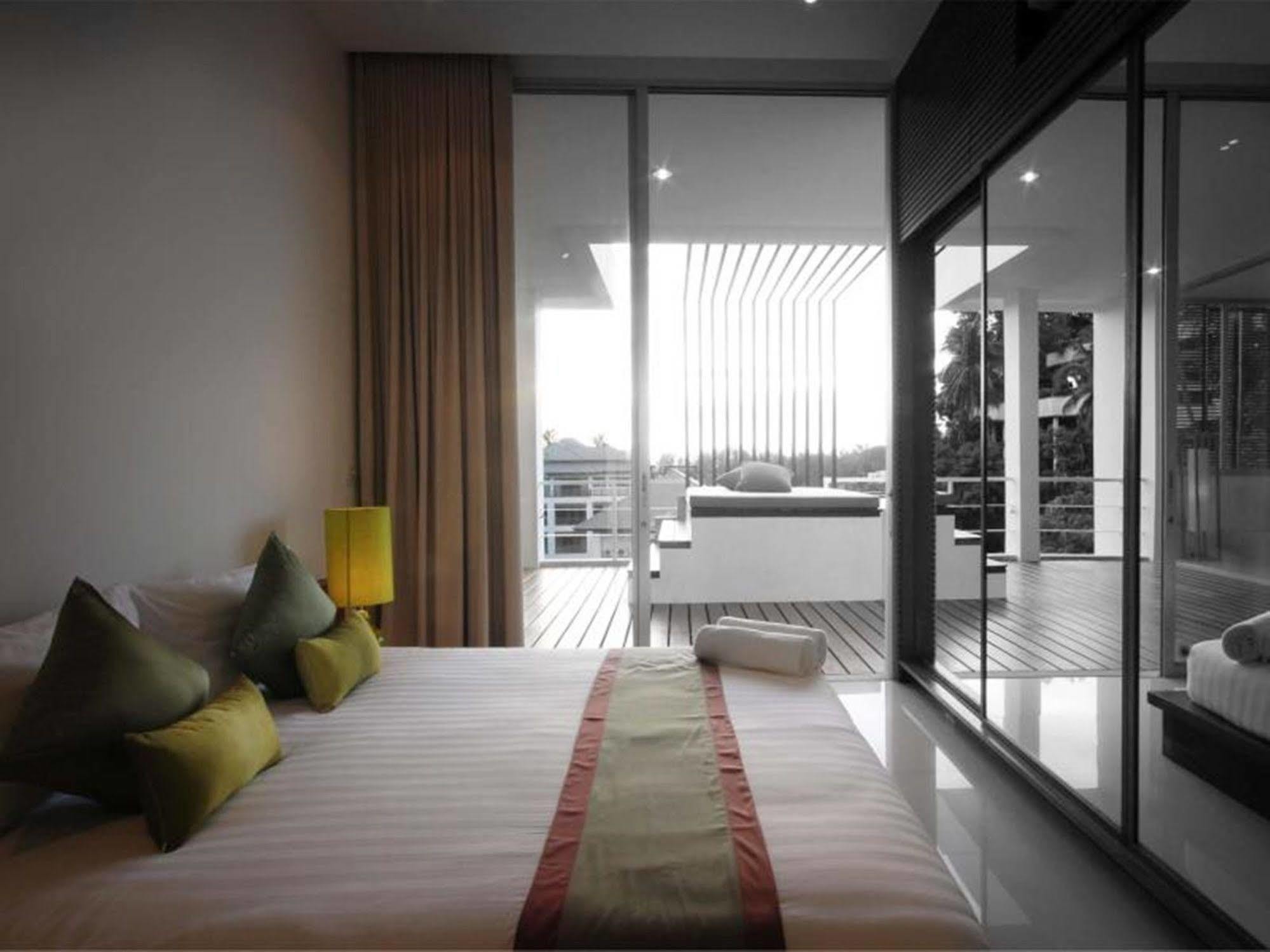 Hotel The Quarter Phuket Hat Surin Exterior foto